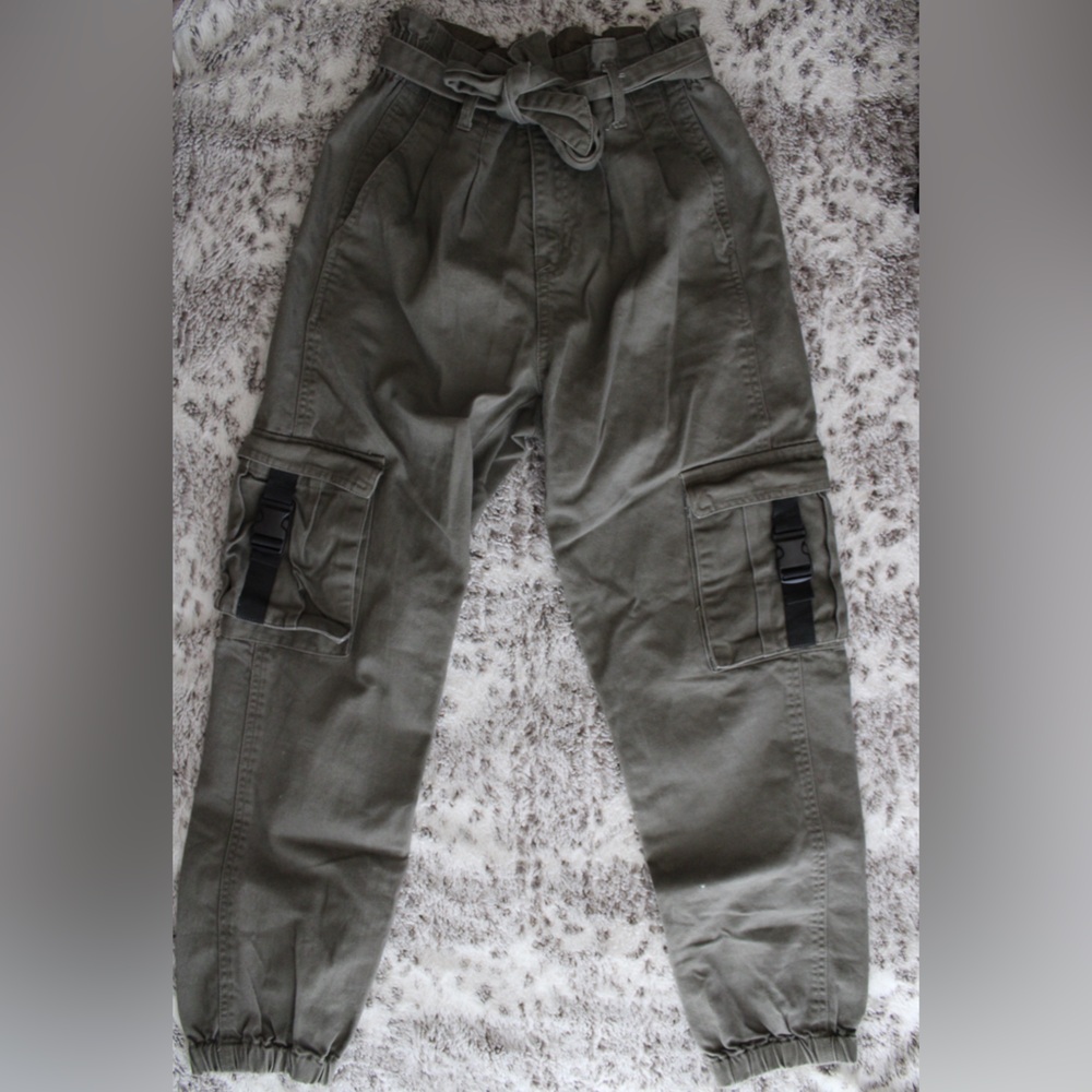 GREEN CARGO PANTS